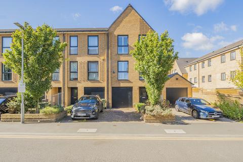 3 bedroom end of terrace house for sale, Felnex Avenue, Hackbridge