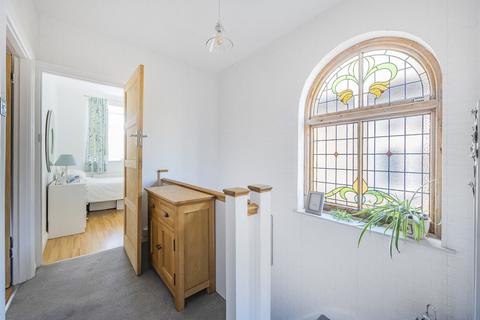 17 Harcourt Field, Wallington, SM6 8BA