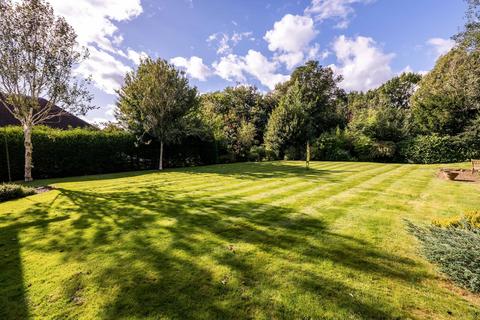 3 bedroom detached house for sale, Fairfax Close, Oxted, Surrey, RH8