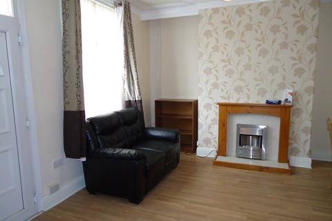 1 bedroom in a flat share to rent, Colwyn Terrace, Leeds LS11