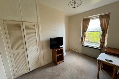 1 bedroom apartment to rent, Cliff Road, Paignton TQ4