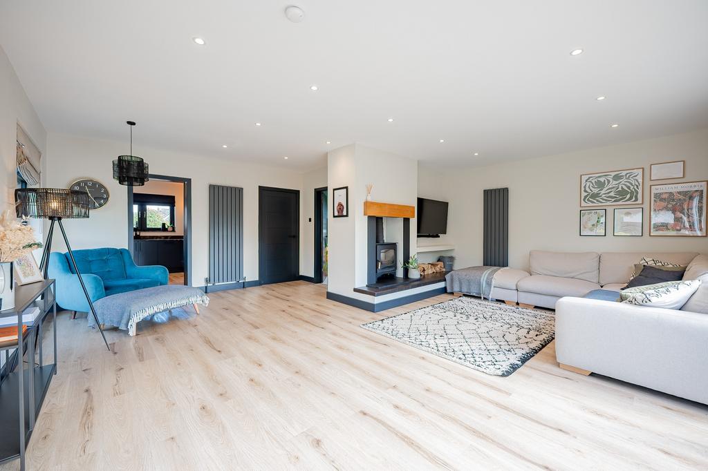 North Street, 3 bed detached house for sale £420,000