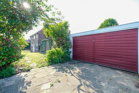 76 Arundel Drive, Orpington, BR6 9JG