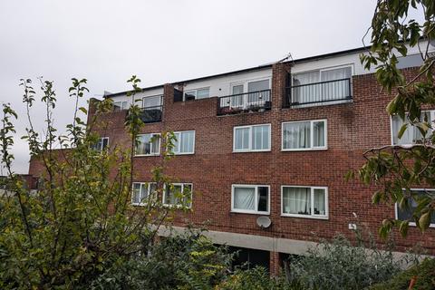 2 bedroom flat to rent, St. Johns Court, Wakefield, West Yorkshire, WF1