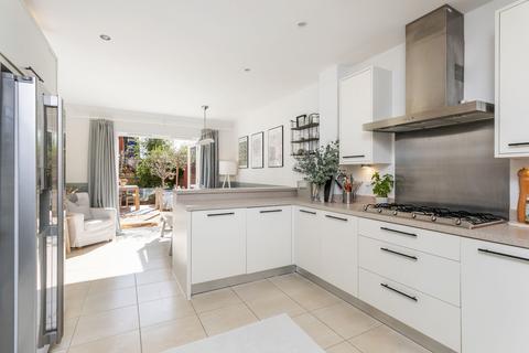 1 Monks Walk, Winchester, SO23 7GD