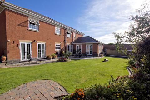 4 bedroom detached house for sale, Hall Gardens, Ravenstone