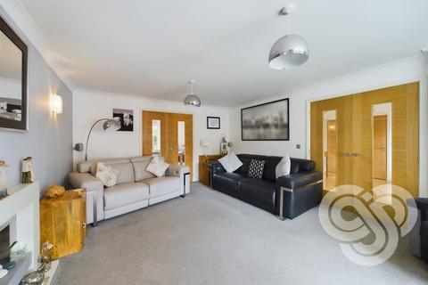 19 Furrows Drive, Burton-on-trent, DE13 0RH