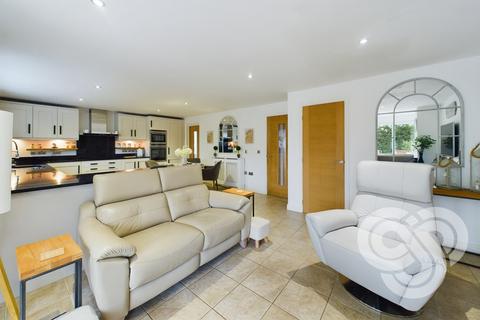 19 Furrows Drive, Burton-on-trent, DE13 0RH