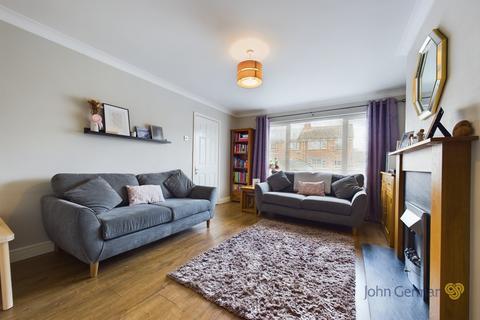 17 Shipton Drive, Uttoxeter, ST14 7NJ