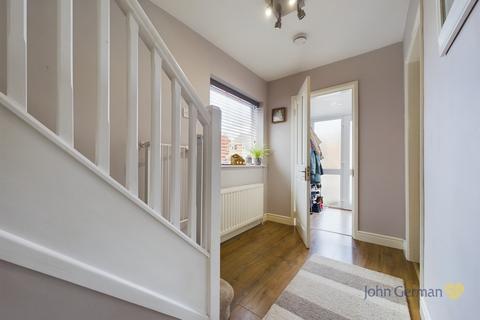 17 Shipton Drive, Uttoxeter, ST14 7NJ