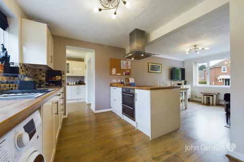 32 Mallens Croft, Bramshall, Uttoxeter, ST14 5NG