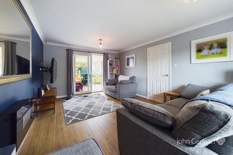 32 Mallens Croft, Bramshall, Uttoxeter, ST14 5NG