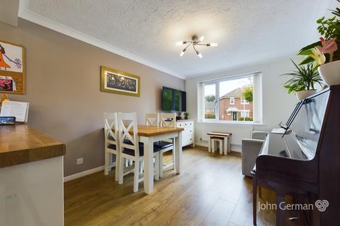 32 Mallens Croft, Bramshall, Uttoxeter, ST14 5NG