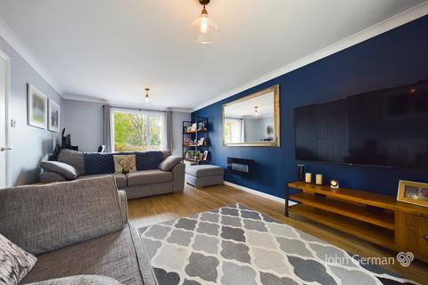 32 Mallens Croft, Bramshall, Uttoxeter, ST14 5NG