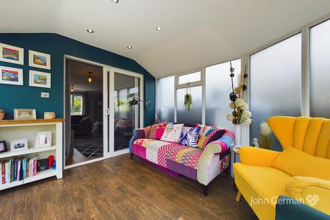 32 Mallens Croft, Bramshall, Uttoxeter, ST14 5NG