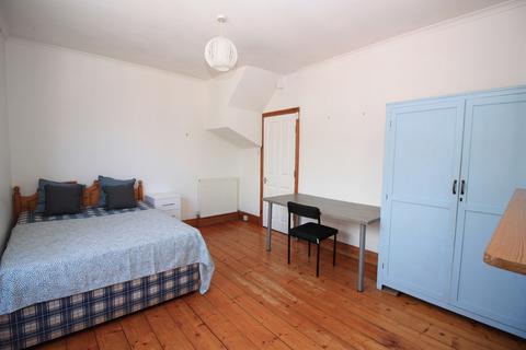 27 Rosebery Road, Exeter, EX4 6LT