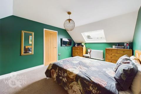 5 bedroom chalet for sale, Colindeep Lane, Norwich