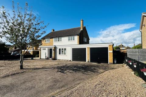 4 bedroom detached house for sale, Norfolk Drive, Melton Mowbray