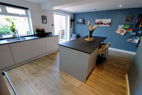 4 bedroom detached house for sale, Larkfields, Kidsgrove, Stoke-on-Trent