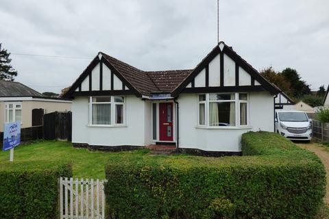 2 bedroom detached bungalow for sale, Centre Drive, Newmarket