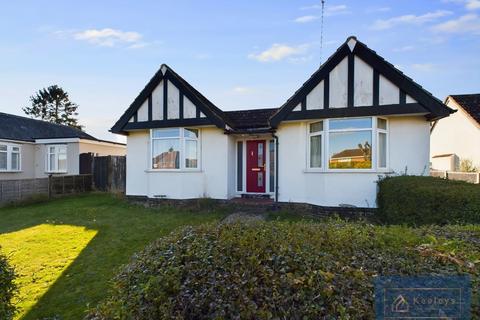 2 bedroom detached bungalow for sale, Centre Drive, Newmarket