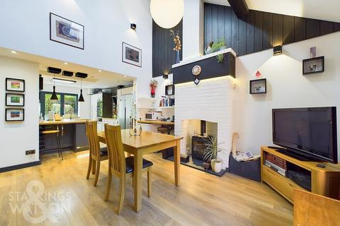 3 bedroom chalet for sale, Earlham Green Lane, Norwich