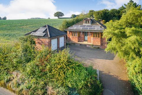 3 bedroom chalet for sale, Fundenhall Road, Hapton, Norwich