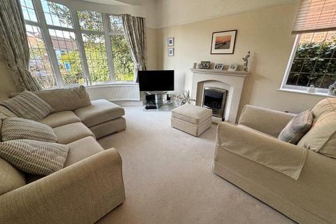 2 bedroom bungalow for sale, Broomfield Crescent, Stockport