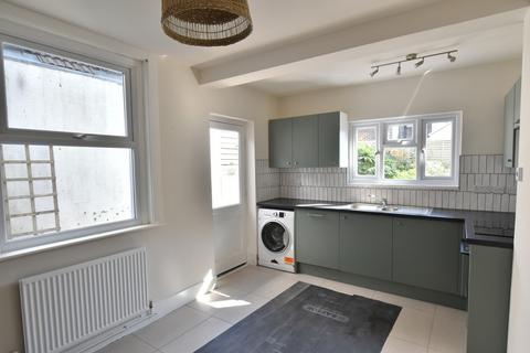 3 bedroom semi-detached house to rent, Alpine Road, Hove