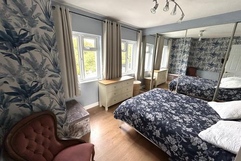 1 Harold Crescent, Waltham Abbey, EN9 1QT