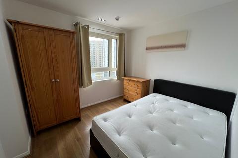 2 bedroom apartment to rent, Limeharbour, London E14