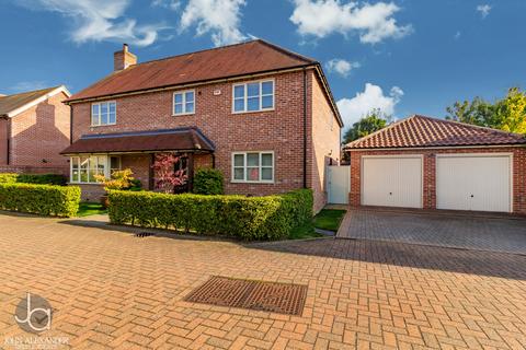 4 bedroom detached house for sale, Salis Close, Tiptree