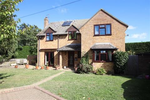 5 bedroom detached house for sale, Homing Road, Little Clacton, Clacton on Sea