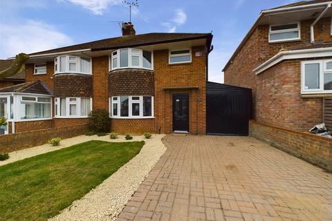 3 bedroom semi-detached house to rent, Chosen Drive, Churchdown, Gloucester