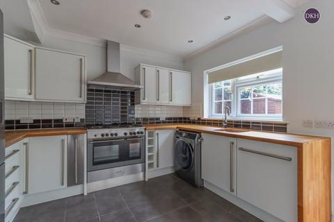 3 bedroom semi-detached house for sale, St. Albans Road, Hertfordshire WD25