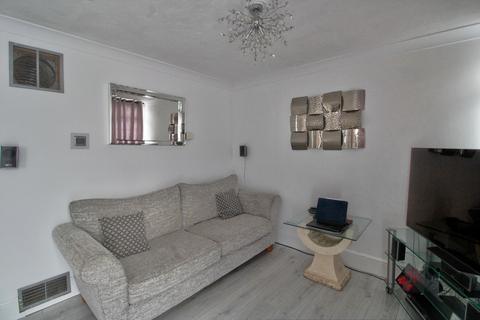 82 Five Acres, Harlow, CM18 6XA