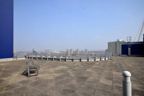 1 bedroom flat to rent, Falcon Wharf, Battersea, London, SW11