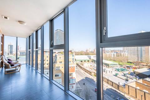 1 bedroom flat to rent, Falcon Wharf, Battersea, London, SW11