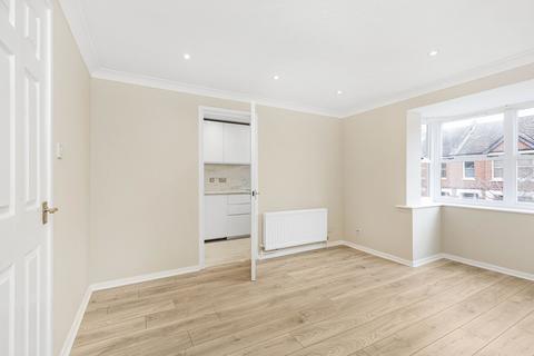 1 bedroom flat to rent, Dovecote Gardens