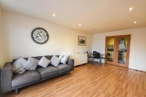 2 bedroom apartment to rent, Oakbark House, High Street, Brentford