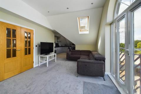 3 bedroom flat to rent, St Davids Court, Ashford