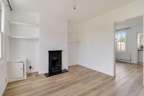 2 bedroom cottage to rent, Beauchamp Road, West Molesey KT8