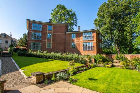 3 bedroom apartment to rent, Heworth Croft, York, YO31 7SN