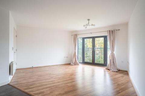 3 bedroom apartment to rent, Heworth Croft, York, YO31 7SN