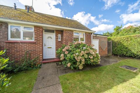 1 bedroom bungalow for sale, Hedgecroft Cottages, Newark Lane, Ripley, GU23