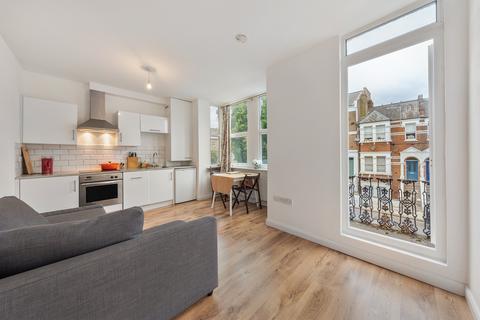 1 bedroom flat for sale, Stanlake Road, London