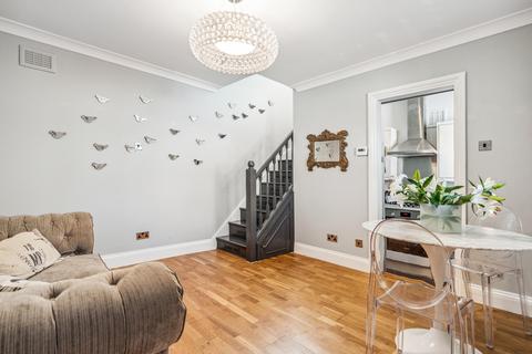 2 bedroom mews for sale, Pembroke Mews, Cologne Road, London