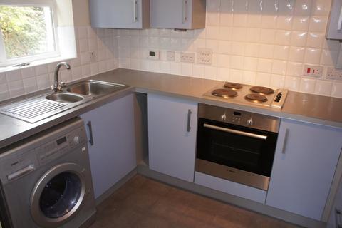 2 bedroom flat to rent, Garlands Road, Redhill