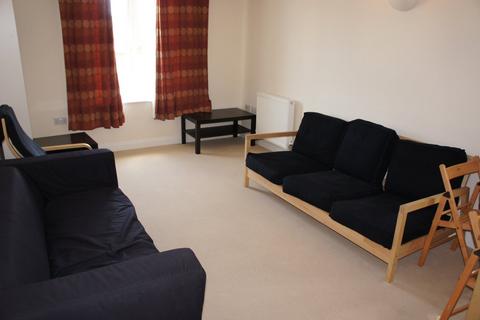 2 bedroom flat to rent, Garlands Road, Redhill