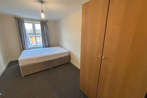 2 bedroom flat to rent, Garlands Road, Redhill